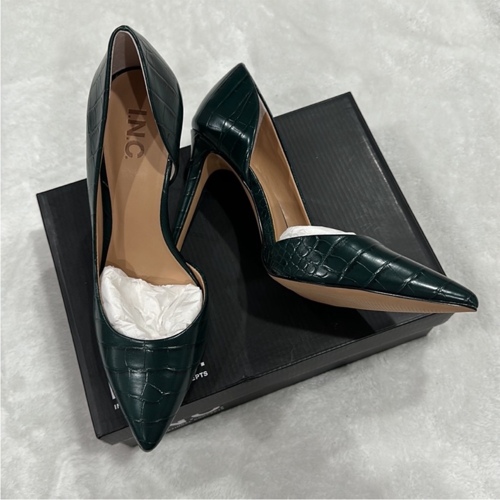 I.N.C. Kenjayp Green Crocodile Pumps 6.5